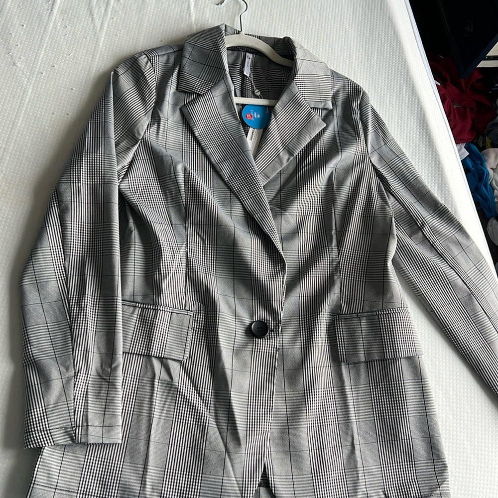 Cupshe black and white blazer new with tags